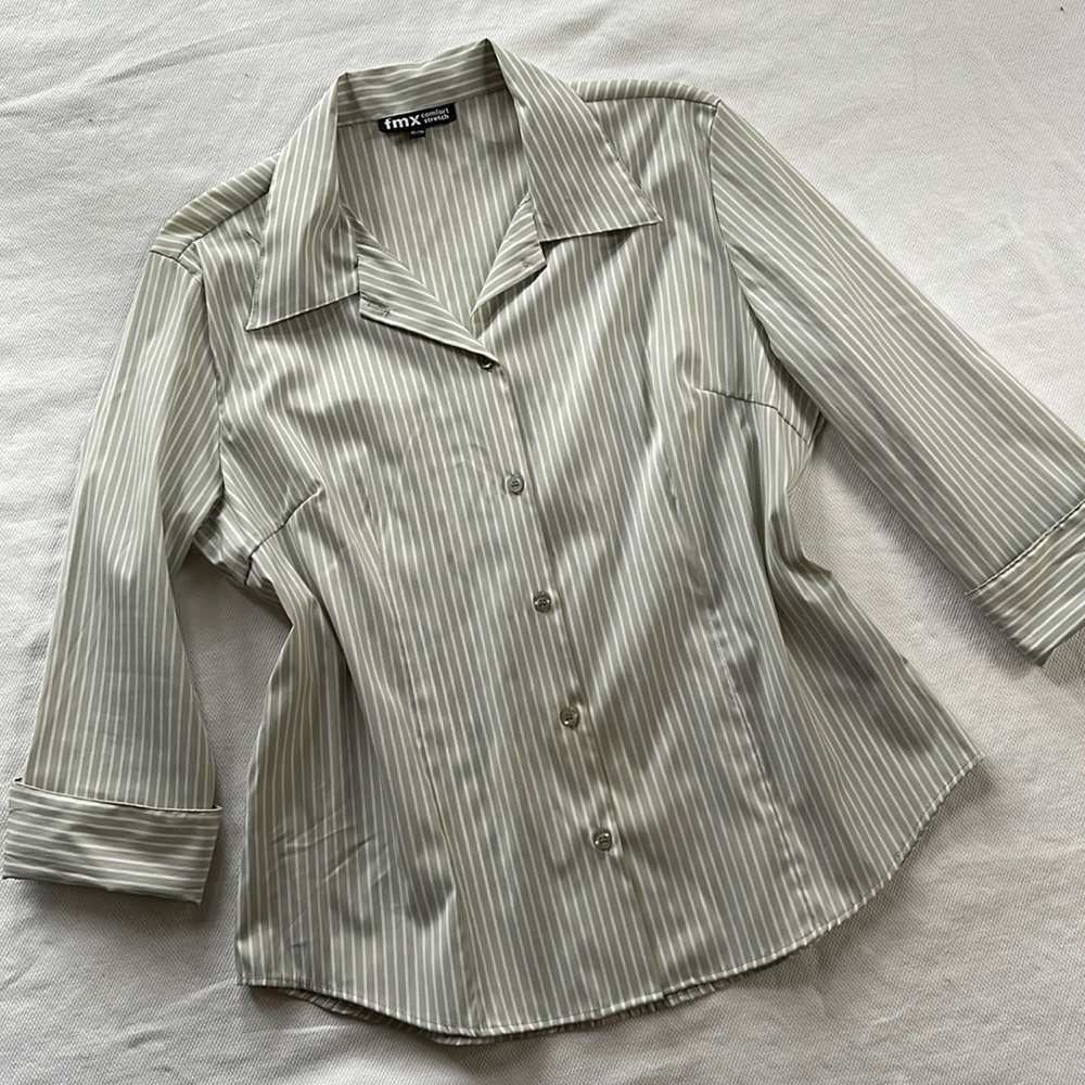🍀3/50 Pin Striped Button Down No-iron Fitted Shirt (XL)